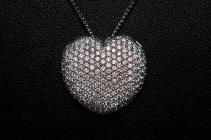 White gold and diamond heart pendant.